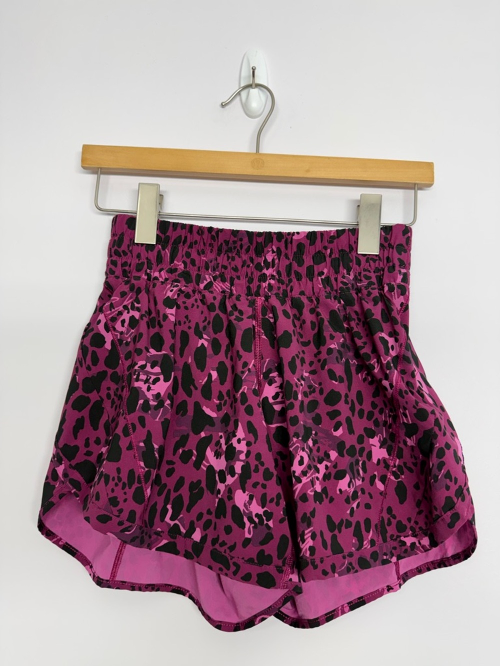 Lululemon Track That Mid-Rise Lined Short 5" Cheetah Camo Magenta Purple Sz 4